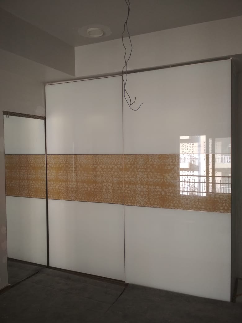 top-lacquer-glass-wardrobes-designs-dealers-manufacturers-in-noida-greater-noida-india